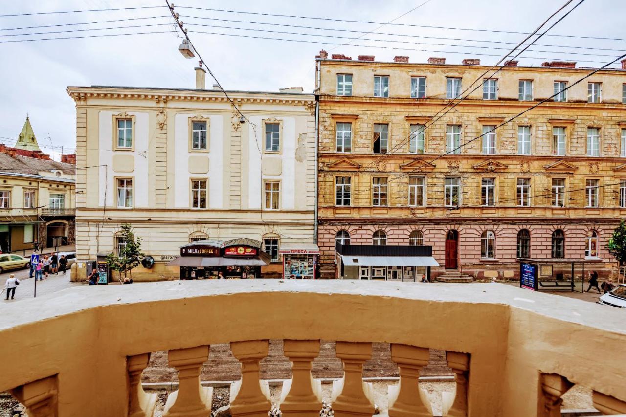 Family Apartments In Lviv Center With Balcony Exteriör bild