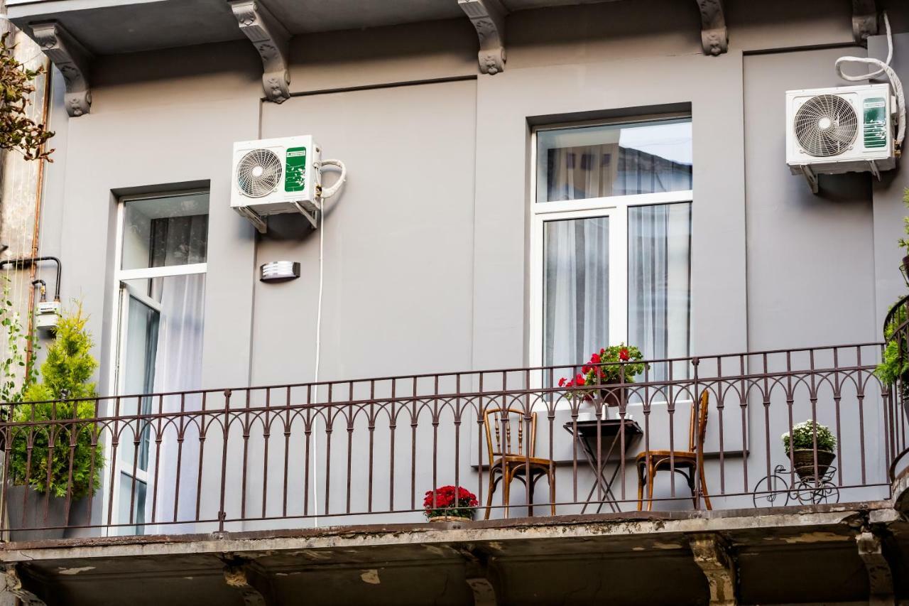 Family Apartments In Lviv Center With Balcony Rum bild