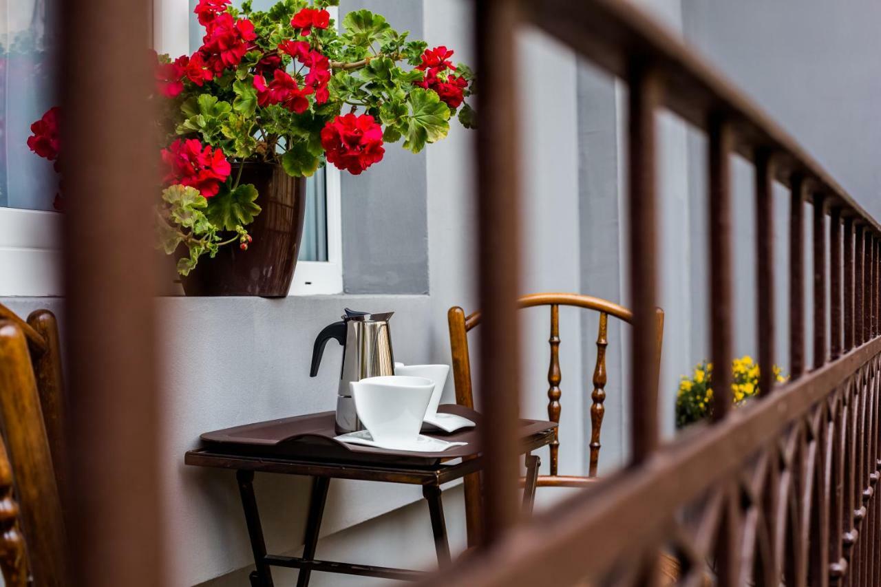 Family Apartments In Lviv Center With Balcony Rum bild